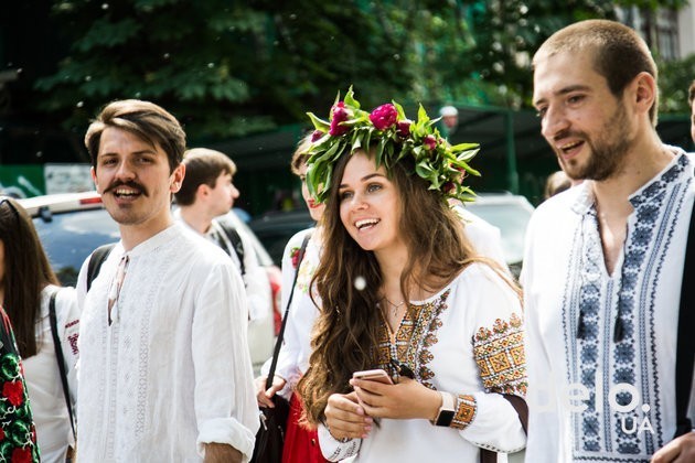 Конкурсы и спецмарки. Как украинский бизнес, политики и чиновники отмечали День вышиванки Конкурсы и спецмарки. Как украинский бизнес, политики и чиновники отмечали День вышиванки