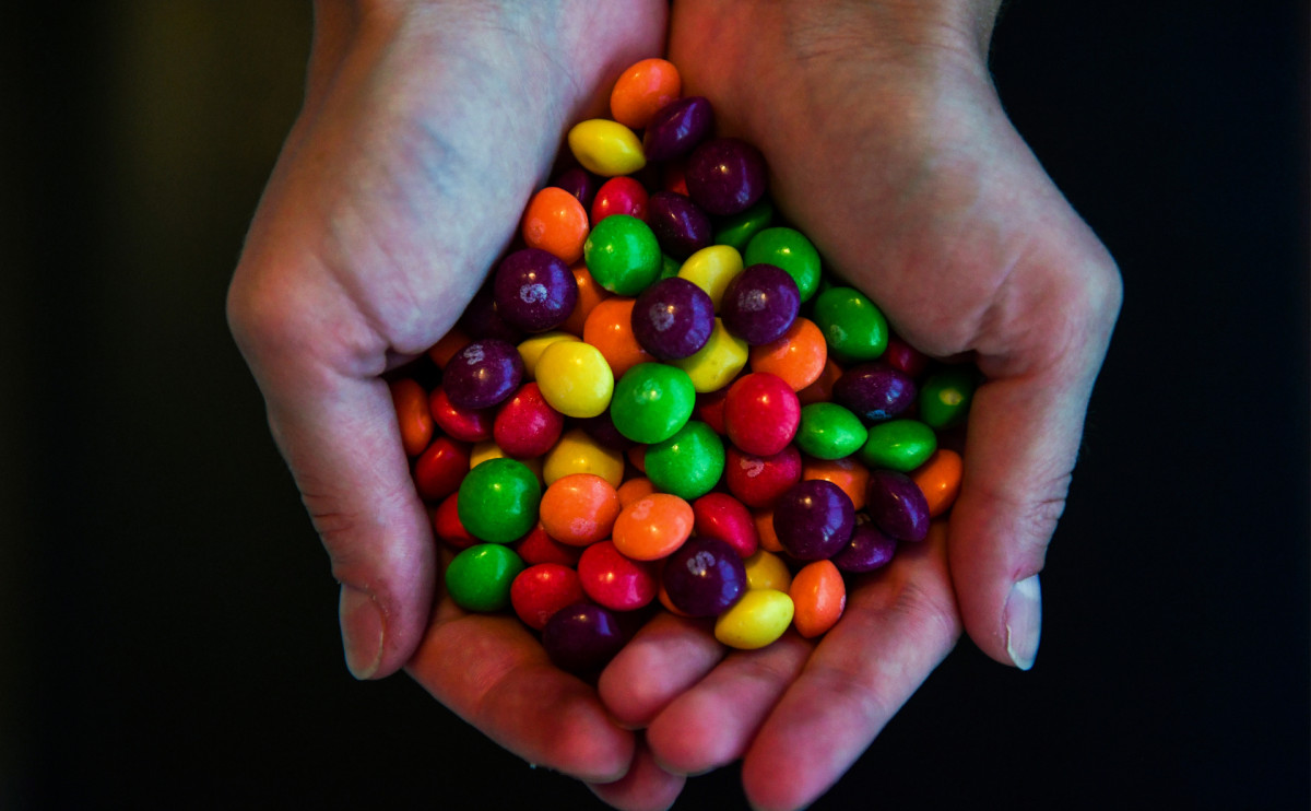 Владелец Skittles подал в суд на продавцов конфет с марихуаной