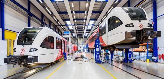 Швейцарская Stadler может начать производство поездов в Украине. Есть одно условие