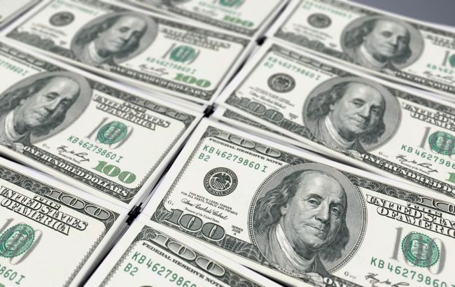 Курс доллара упал до минимума с июля 2020 года
