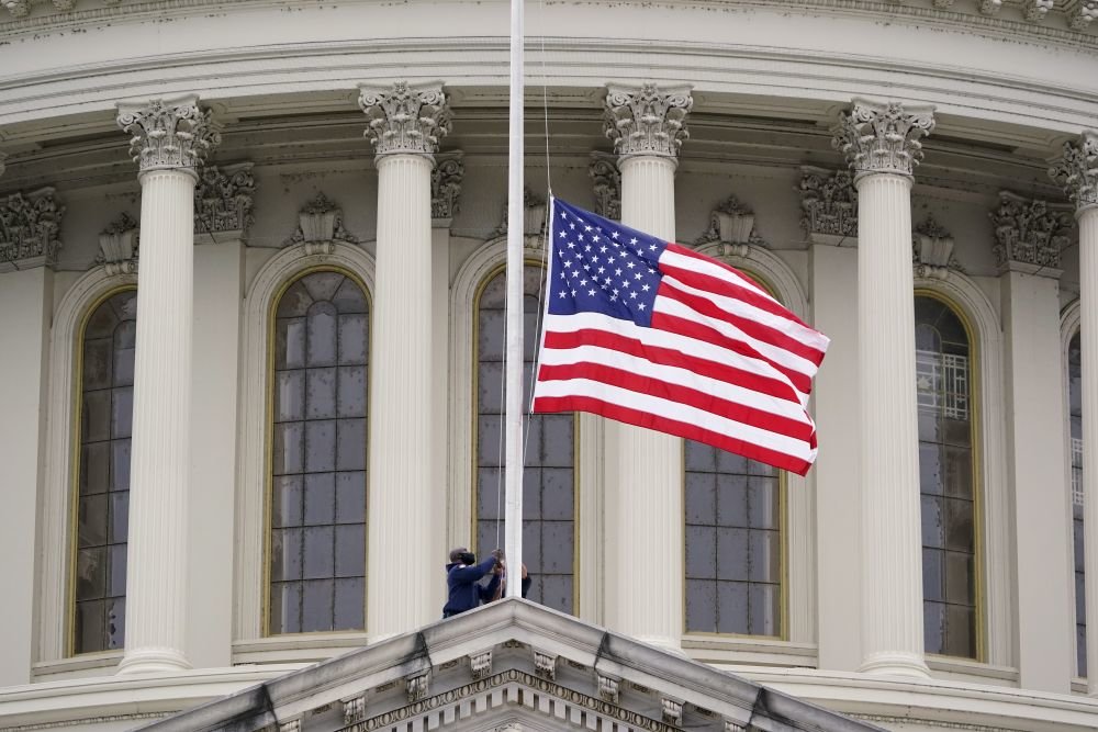 Глава Минфина США допускает, что новые штаммы COVID-19 подорвут восстановление мировой экономики