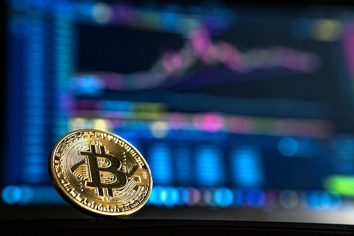 Bitcoin вырос более чем на 12% из-за Amazon и Twitter