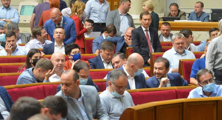 Налоги в Украине поднимут: Рада поддержала законопроект