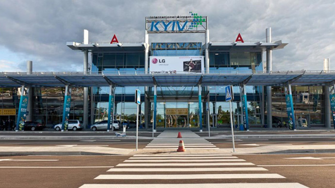 Аэропорт “Киев” планирует развивать сектор грузоперевозок