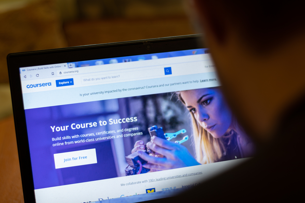 Украина на 8-м месте в мире по популярности IT-курсов: Coursera
