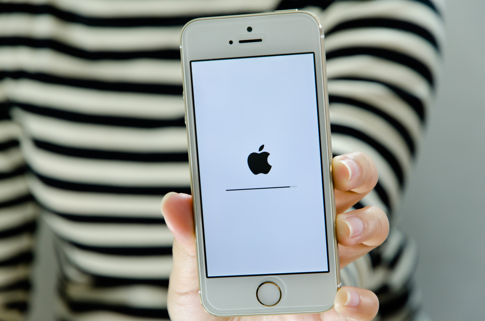Apple будет проверять все фотографии пользователей: будут искать детское порно