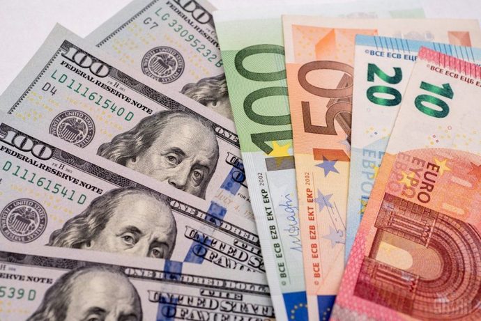 Европейские банки ежегодно сохраняют в налоговых гаванях 20 миллиардов евро Европейские банки ежегодно сохраняют в налоговых гаванях 20 миллиардов евро