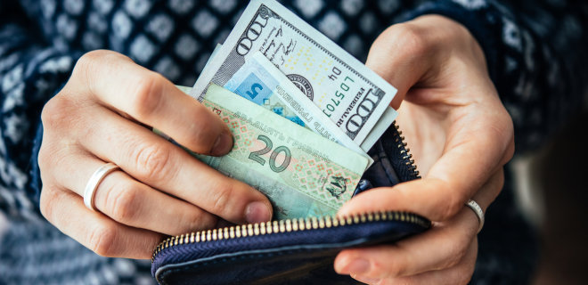 Курс гривни в госбюджете на 2022 год будет не выше 28,7 грн за доллар – Шмыгаль