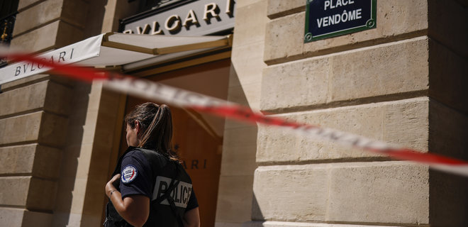 В Париже на €10 млн ограбили бутик Bulgari. Полиция задержала троих подозреваемых