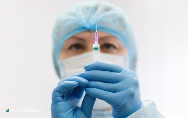 Эффективность Pfizer снижается почти вдвое через полгода, – исследование