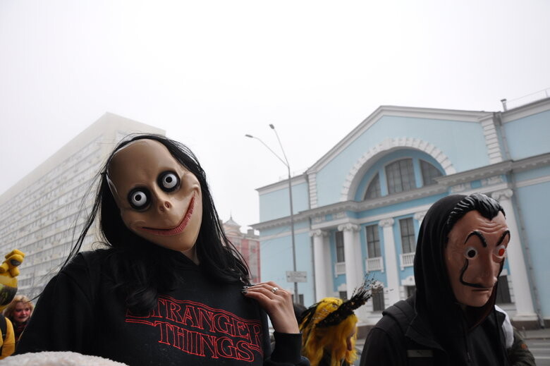 На улицах Киева прошел Zombie Walk с призраками, мутантами и нечестью На улицах Киева прошел Zombie Walk с призраками, мутантами и нечестью