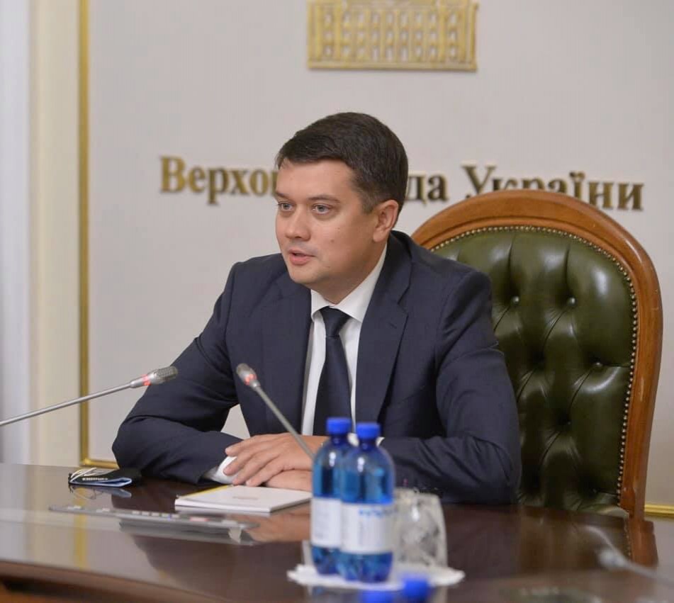 В “Слуге народа” начали сбор подписей за отставку Разумкова — СМИ
