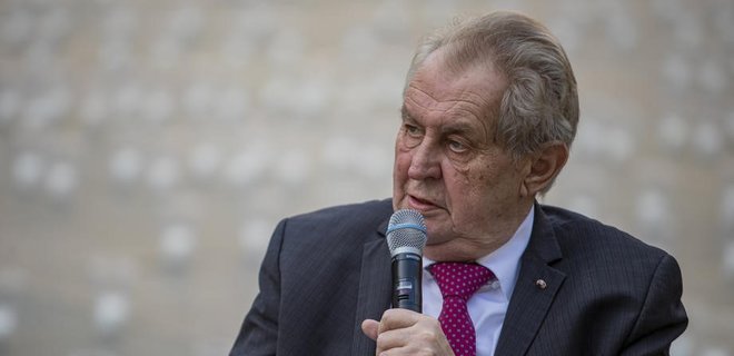 Президента Чехии Земана госпитализировали после встречи с премьером