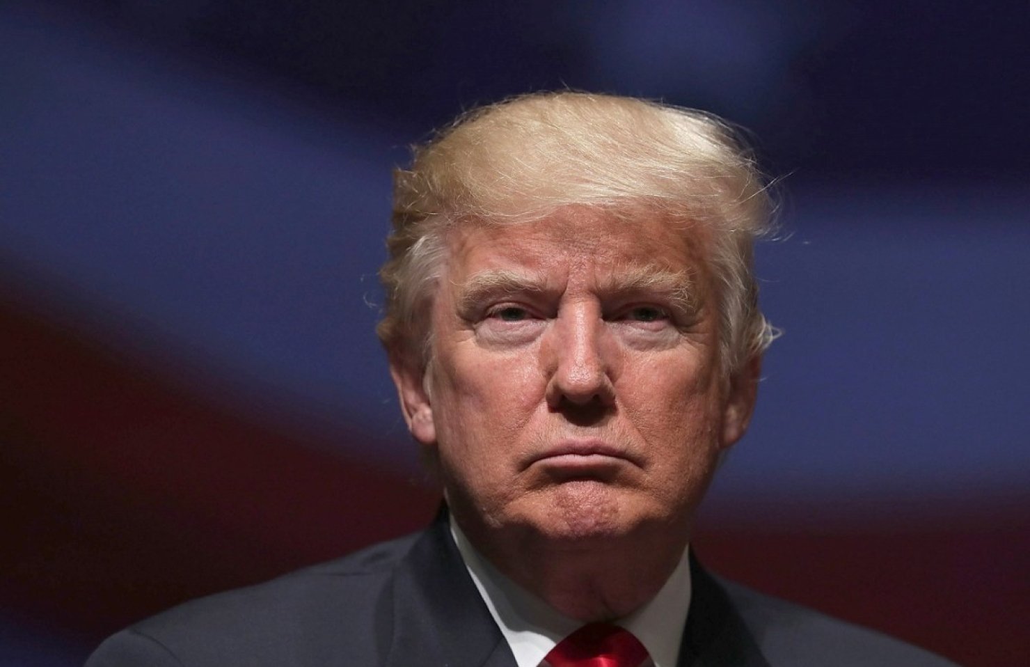 Фирма Дональда Трампа продала его отель за $370 млн