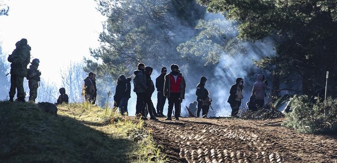 Польша защищается, говорят власти. Ситуация на границе с Беларусью к 13:00