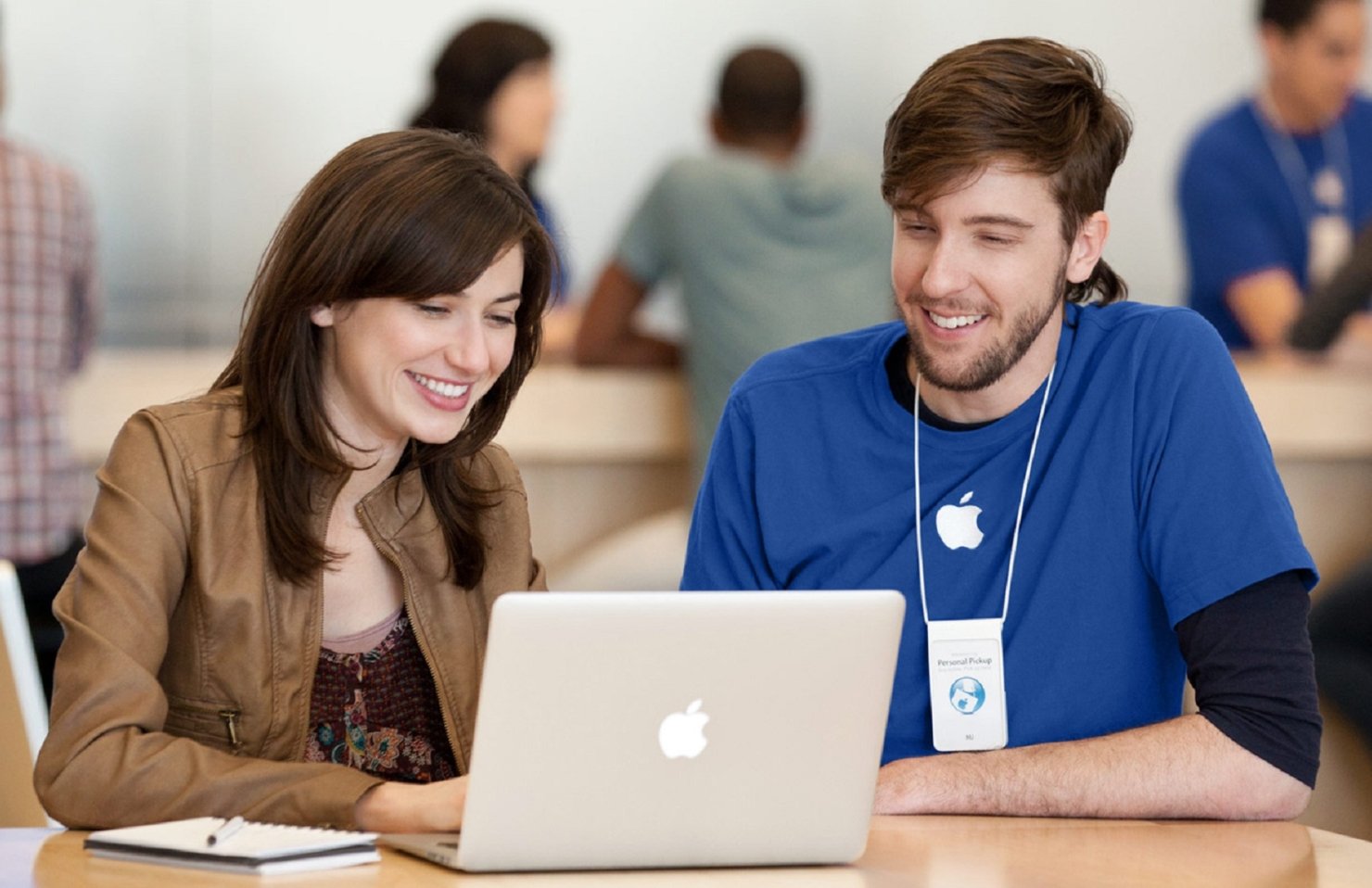 Бонусы до $180 000: Apple пытается удержать лучших инженеров от перехода в компанию Meta