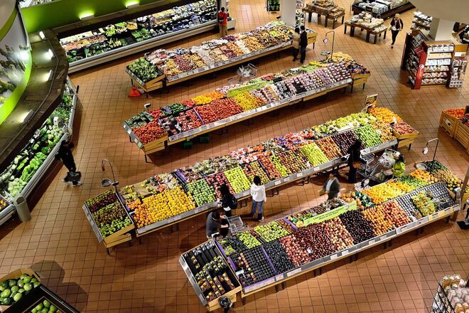 С начала года подорожали почти все продукты: на сколько выросли траты украинцев в супермаркетах
