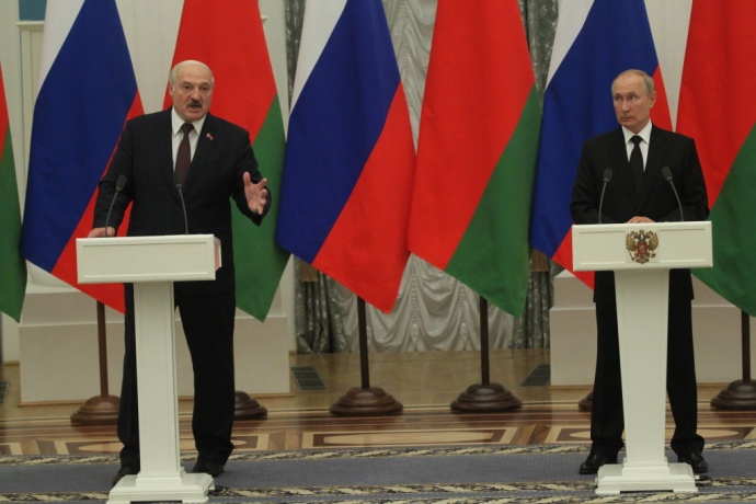 Путин заявил, что допустит белорусские предприятия до госзакупок в России