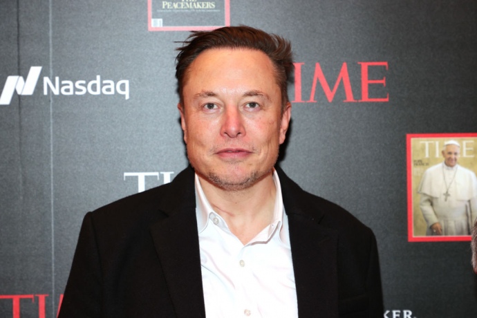 Маск продал акций Tesla еще на 1 миллиард долларов