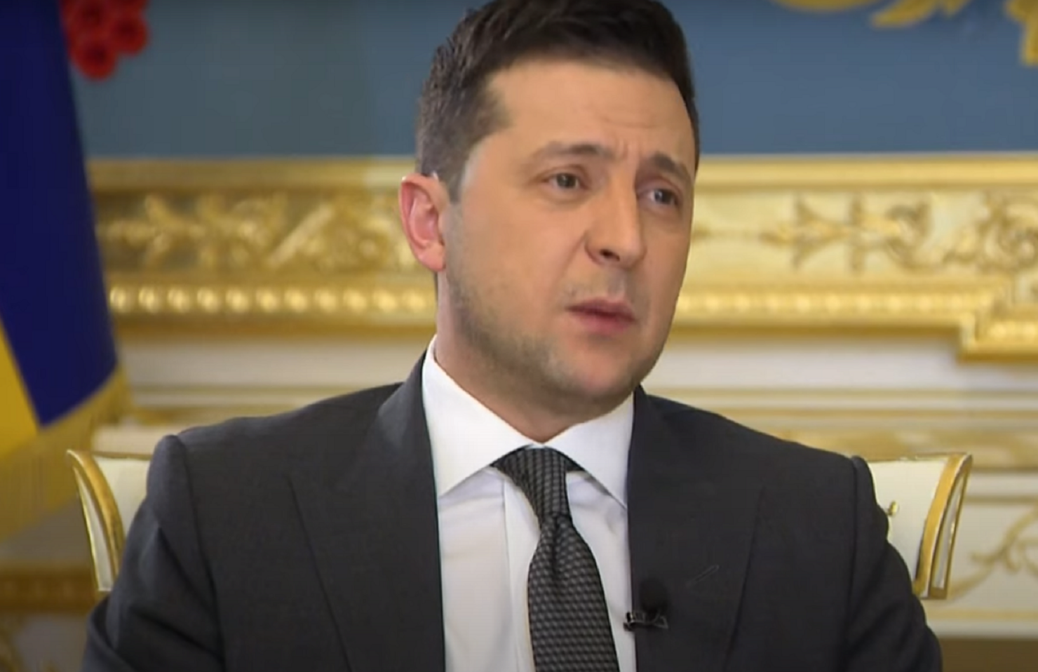 Байден Украину не “сливает”, но на пути в НАТО стоит шлагбаум, — Зеленский
