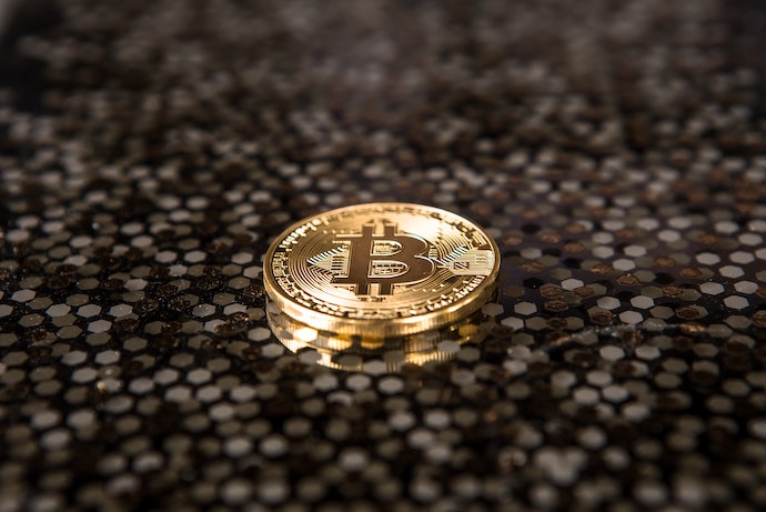 Рынок криптовалют “упал”, Bitcoin – самый дешевый за полгода