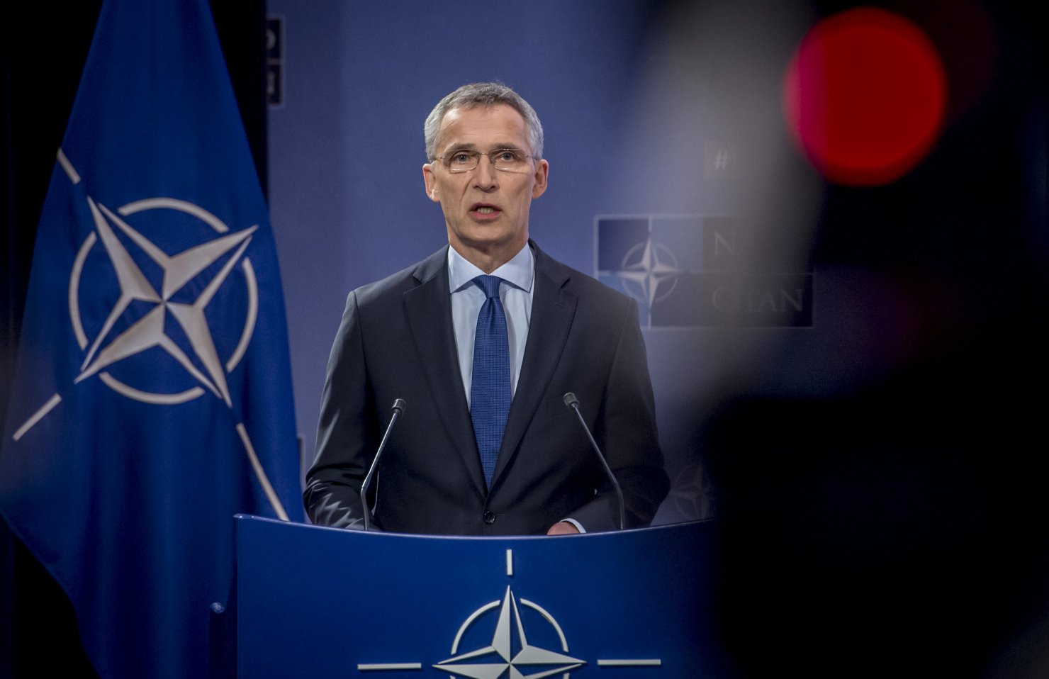 НАТО не планирует размещать боевые части в Украине, — Столтенберг