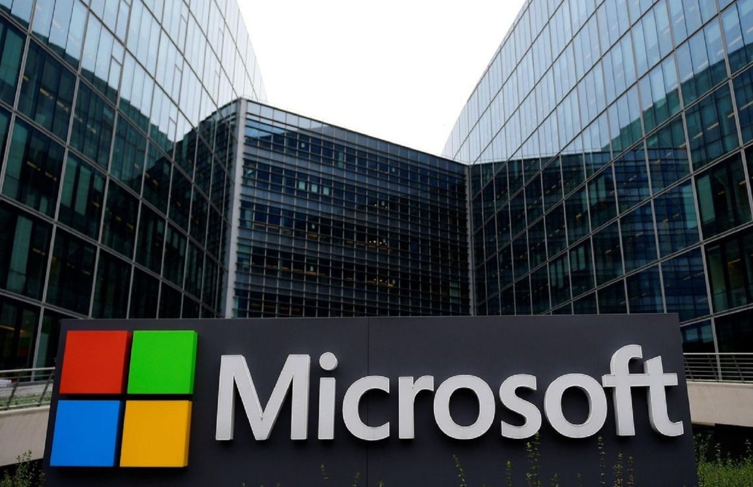 Microsoft резко увеличила выручку — она впервые превысила $50 млрд за квартал финансового года