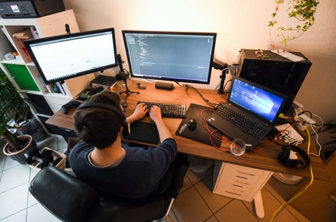 Иностранным IT-специалистам упростят процедуру предоставления разрешения на иммиграцию Иностранным IT-специалистам упростят процедуру предоставления разрешения на иммиграцию