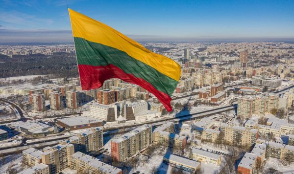 Литва просит Международный уголовный суд расследовать военные преступления в Украине