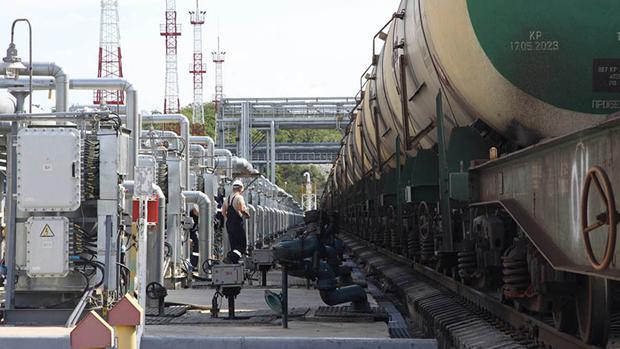 В январе транзит нефтепродуктов через Украину сократился на 60%