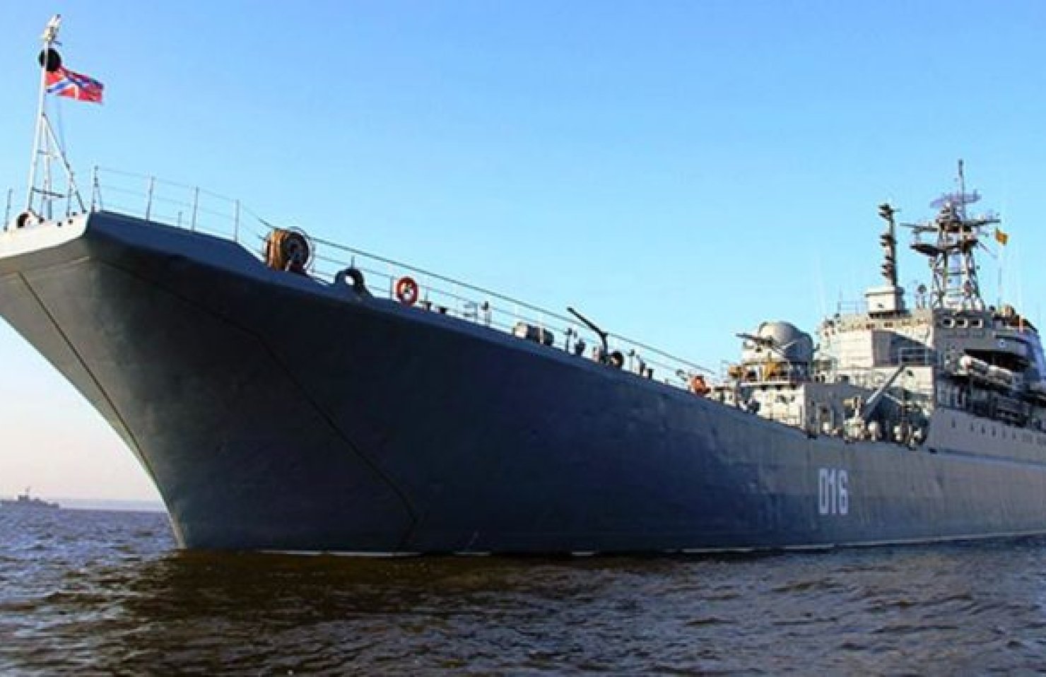 В Черное море зашли десятки боевых кораблей РФ для “военных учений” В Черное море зашли десятки боевых кораблей РФ для “военных учений”