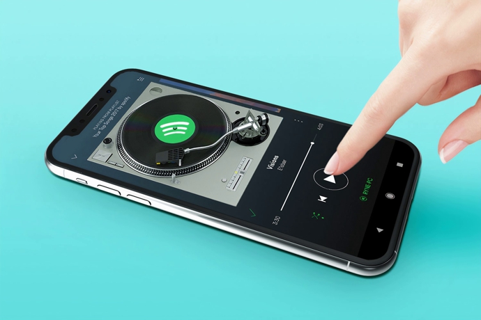 Spotify на фоне скандала с подкастом о COVID хочет привлечь 50 миллионов авторов: они будут зарабатывать на контенте