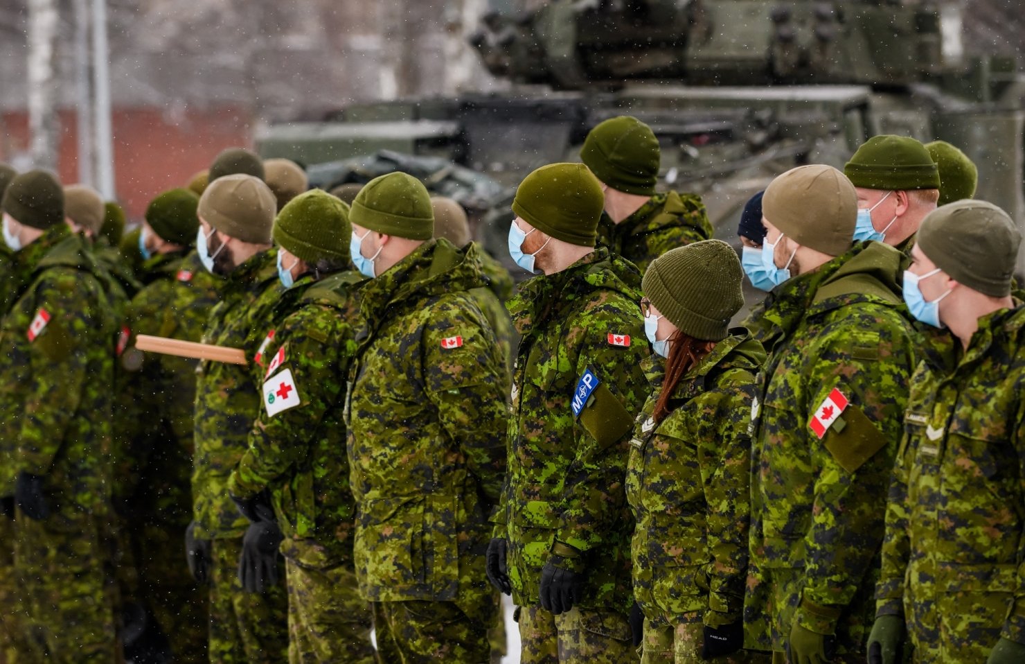 Канада отправила в Украину военных инструкторов и снаряжение Канада отправила в Украину военных инструкторов и снаряжение
