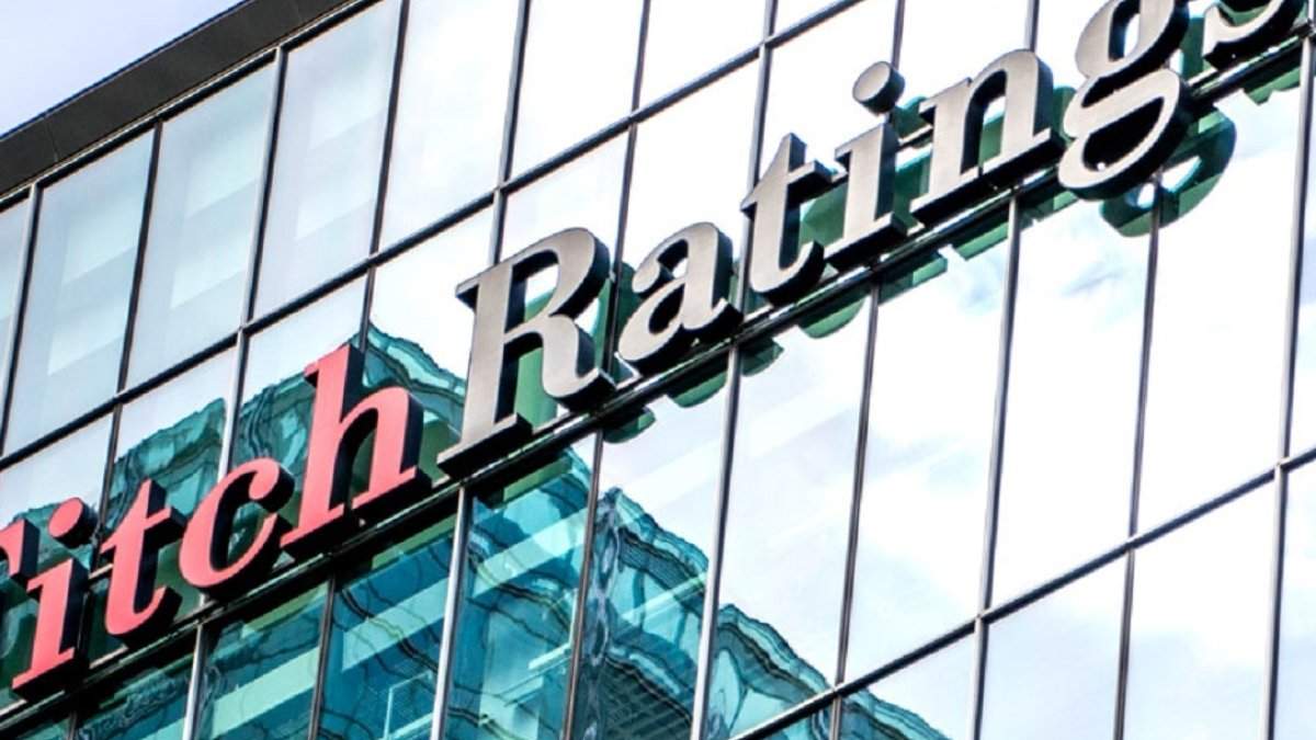 Дефолт неизбежен: Fitch обвалило кредитный рейтинг РФ