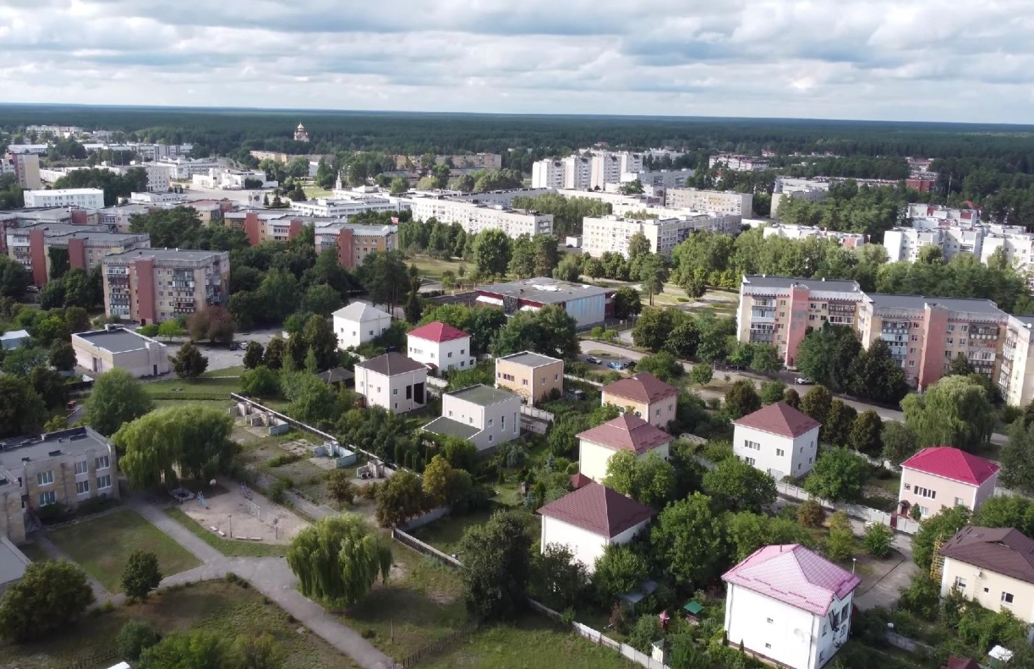 Российские войска пытаются взять штурмом Славутич