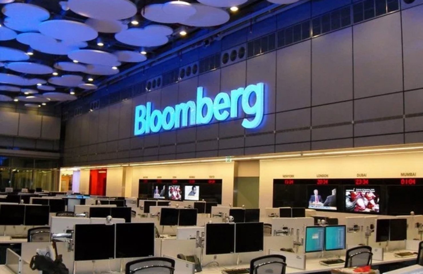 Агентство Bloomberg сворачивает работу в РФ и Беларуси