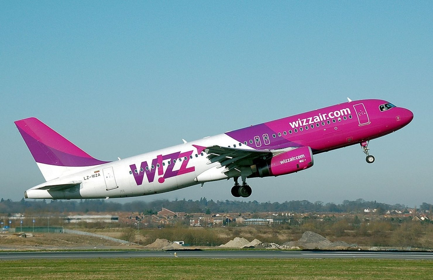 Авиакомпания Wizz Air предоставит 100 тысяч бесплатных билетов для украинцев