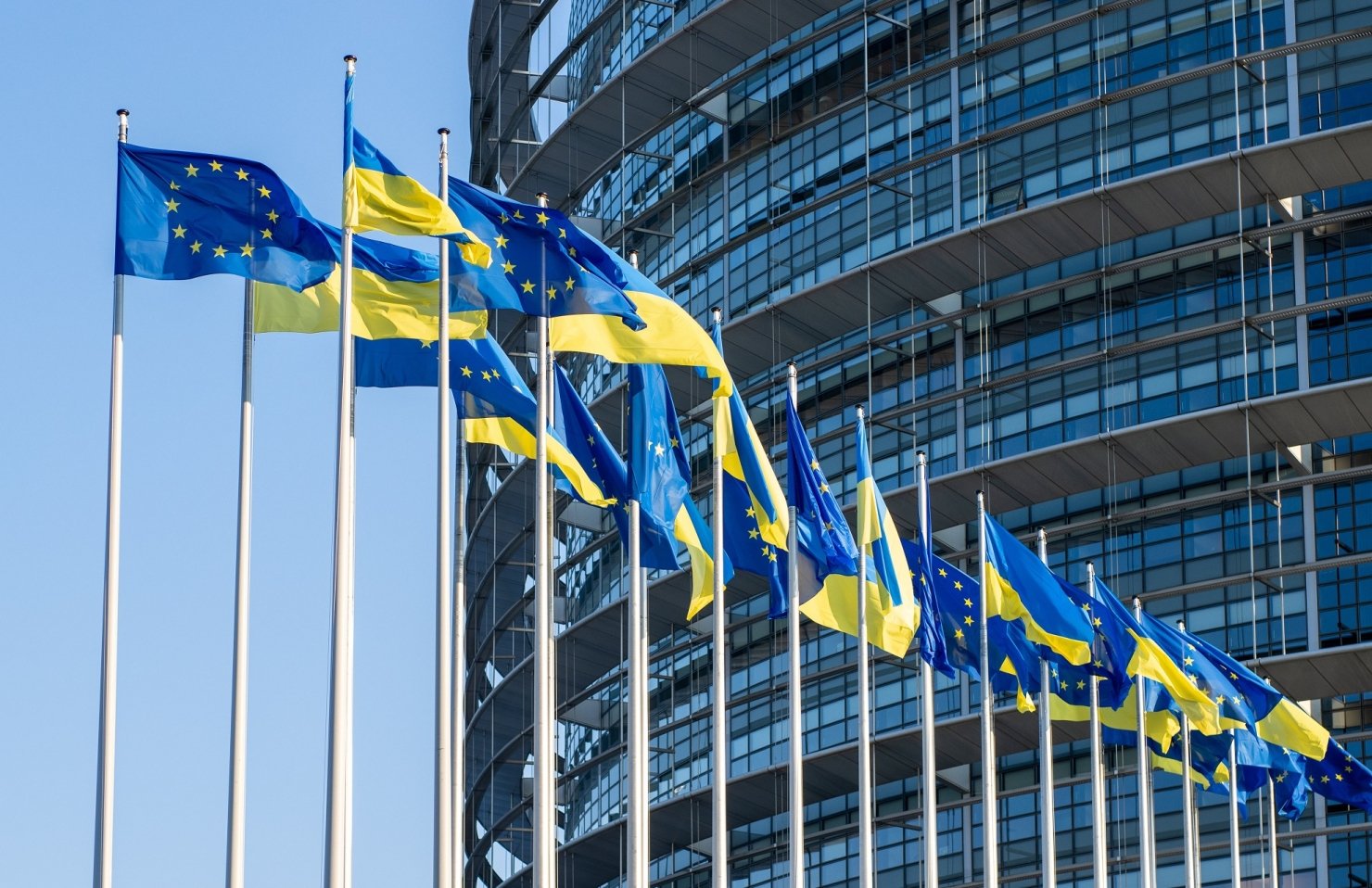Евросоюз вдвое увеличит военную помощь Украине