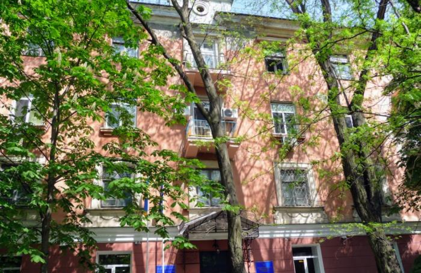 “Возможны провокации”: В Херсоне оккупанты захватили представительство президента Украины в Крыму “Возможны провокации”: В Херсоне оккупанты захватили представительство президента Украины в Крыму