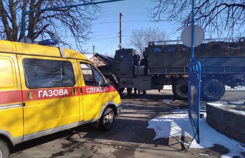 Газовики пытаются возобновить газоснабжение в регионах боевых действий