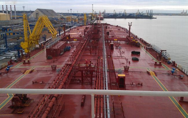Активисты “Гринпис” заблокировали танкер с российской нефтью в Норвегии
