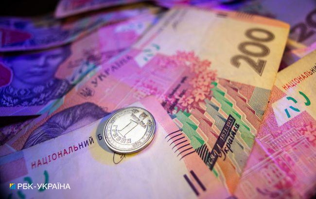 Выплаты по 2000-3000 гривен уже получили 450 тысяч переселенцев: как оформить помощь Выплаты по 2000-3000 гривен уже получили 450 тысяч переселенцев: как оформить помощь