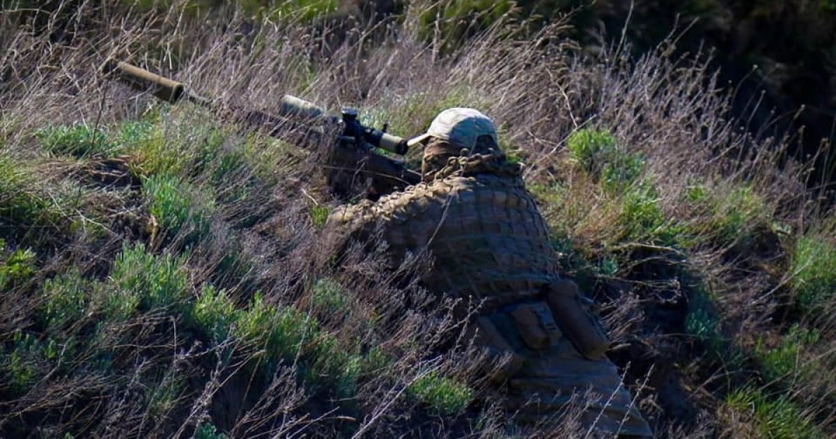 Войска РФ обстреливают железную дорогу, чтобы остановить движение товаров в Украине, – МВД