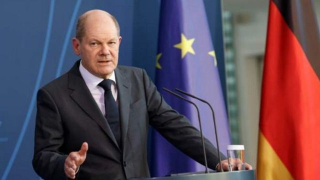 Шольц объяснил разговоры с Путиным необходимостью рассказывать правду о провалах РФ Шольц объяснил разговоры с Путиным необходимостью рассказывать правду о провалах РФ