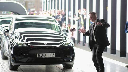 Маск продал акций Tesla на сумму около 4 миллиардов долларов
