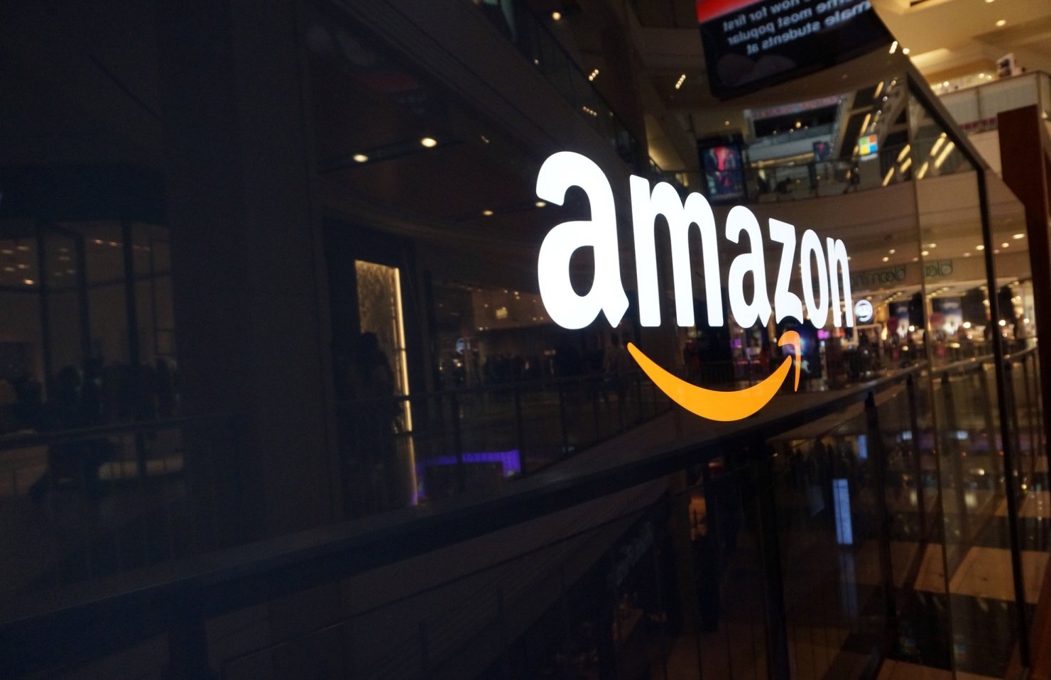 Amazon пожертвовала $35 млн украинским беженцам