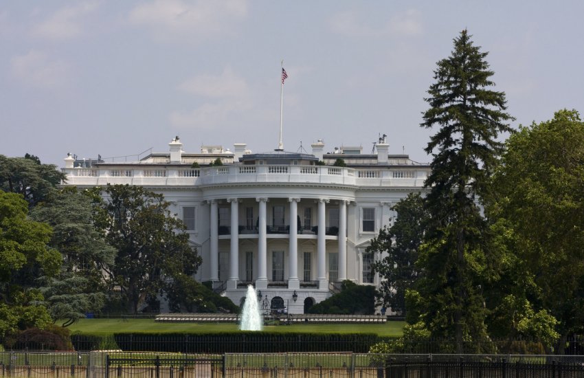 США вводят санкции против российских Сбербанка, Альфа-Банка и запрет инвестиций в РФ