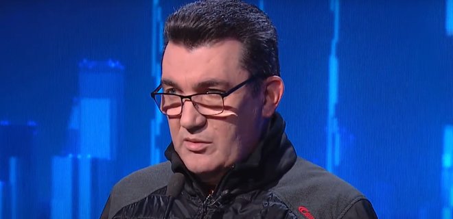 “Он утонул”. Данилов ответил на вопрос, что произошло с крейсером “Москва” – видео
