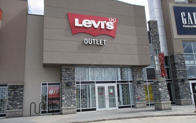 Сеть магазинов джинсовой одежды Levi’s уходит из России, – “Коммерсант”
