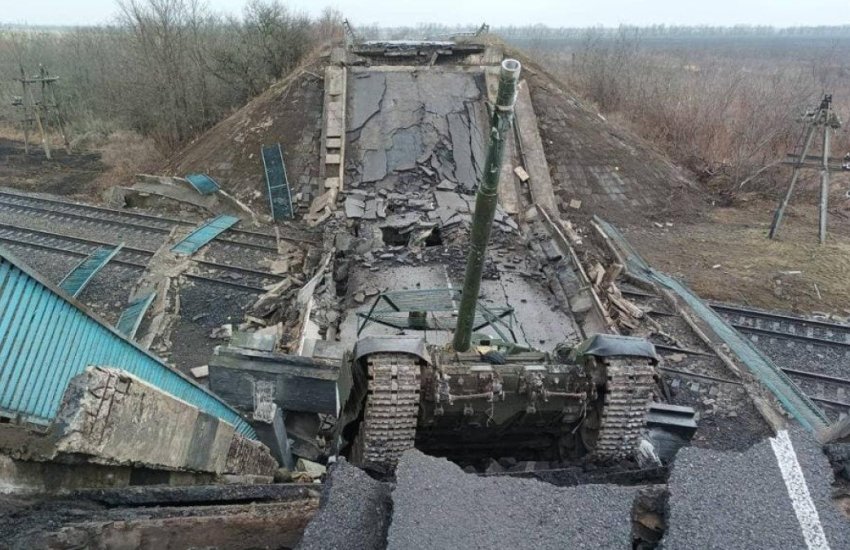 Из-за войны в Киевской области уничтожено 37 мостов: когда возобновят движение по ним Из-за войны в Киевской области уничтожено 37 мостов: когда возобновят движение по ним